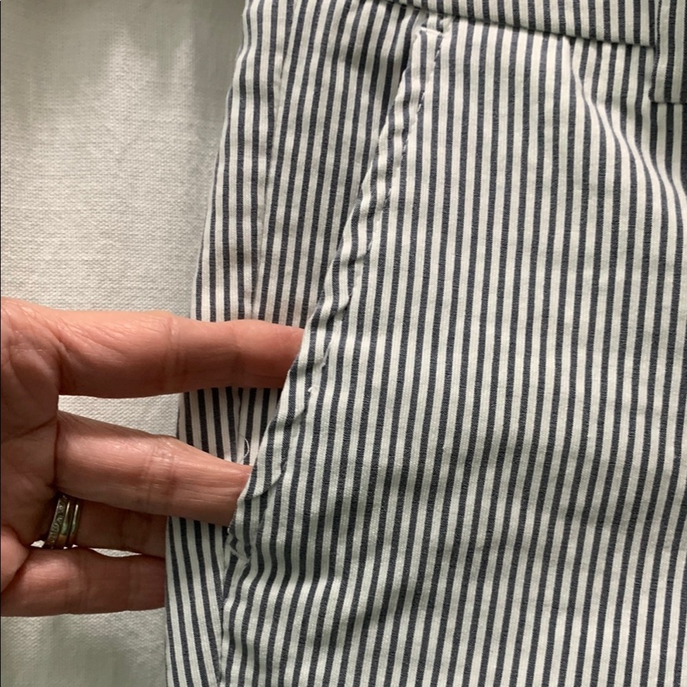 Striped Cropped Pants - Picture 5 of 5
